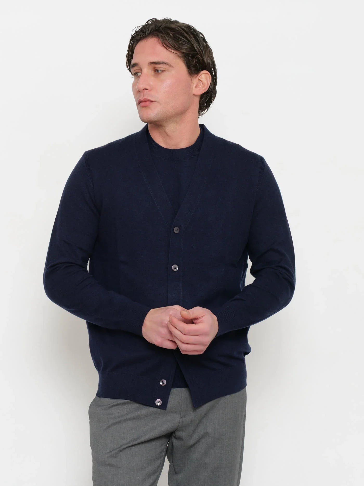 Cardigan uomo blu notte elegante con bottoni, abbigliamento moda maschile autunno inverno