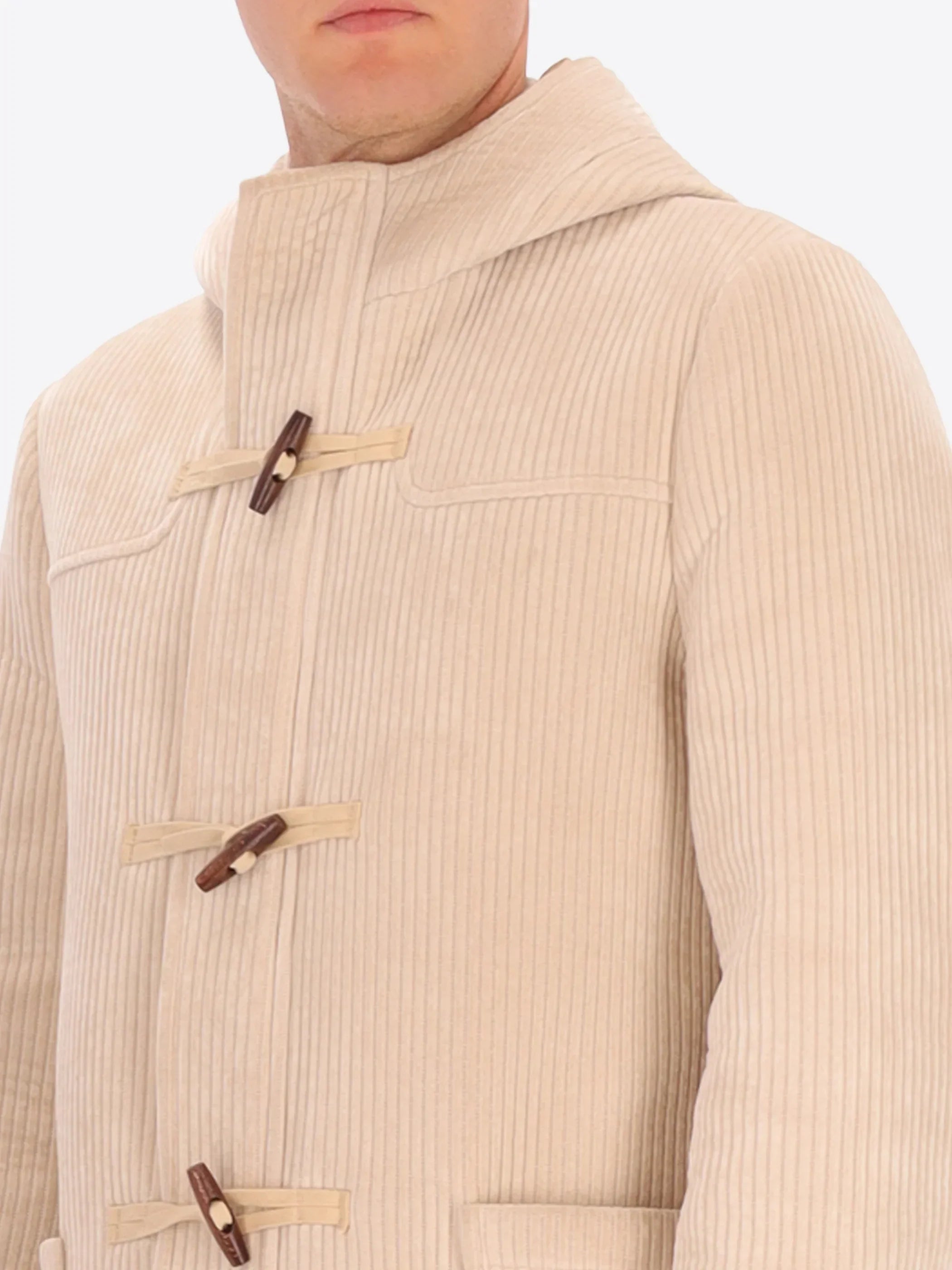 Cappotto uomo beige in velluto a coste con alamari in legno, stile casual elegante