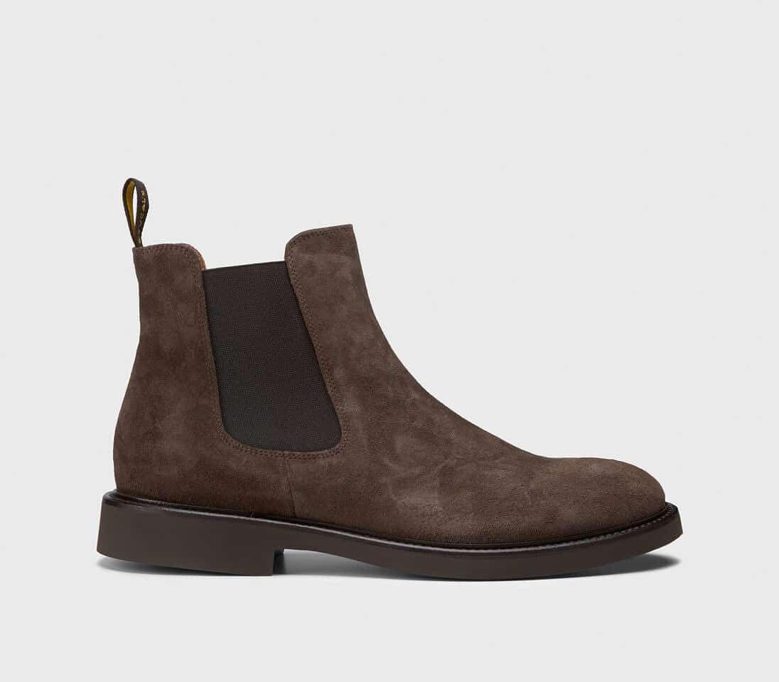 Stivaletto Chelsea uomo in camoscio testa di moro con elastico laterale e suola marrone