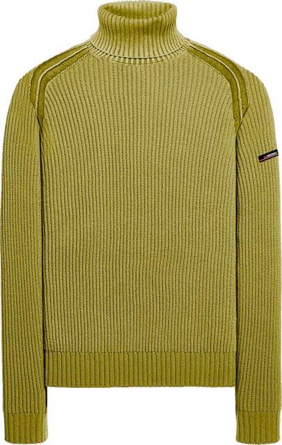 Maglione uomo verde con collo alto, lavorazione a coste, dettagli sulle spalle, stile elegante.