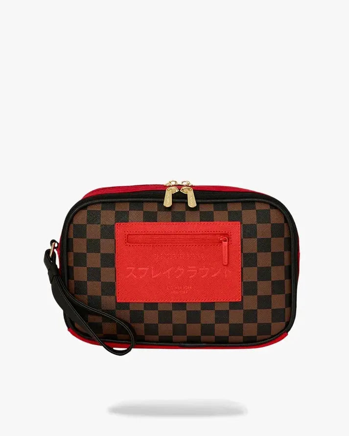 Pochette uomo a quadri marrone e nero con dettagli rossi e zip dorata, accessorio moda elegante