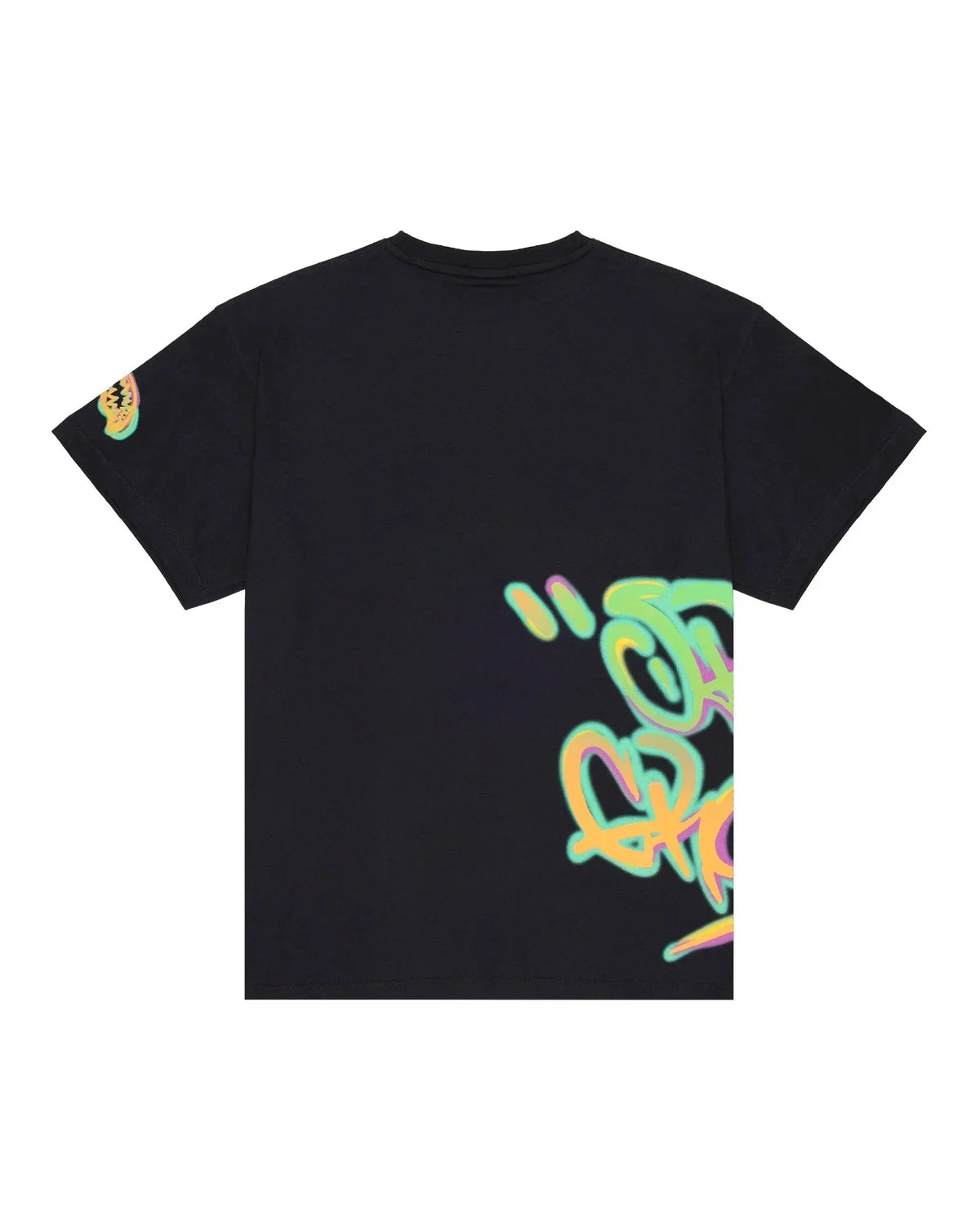 T-shirt nera uomo con stampa graffiti colorati su fondo e manica, stile streetwear