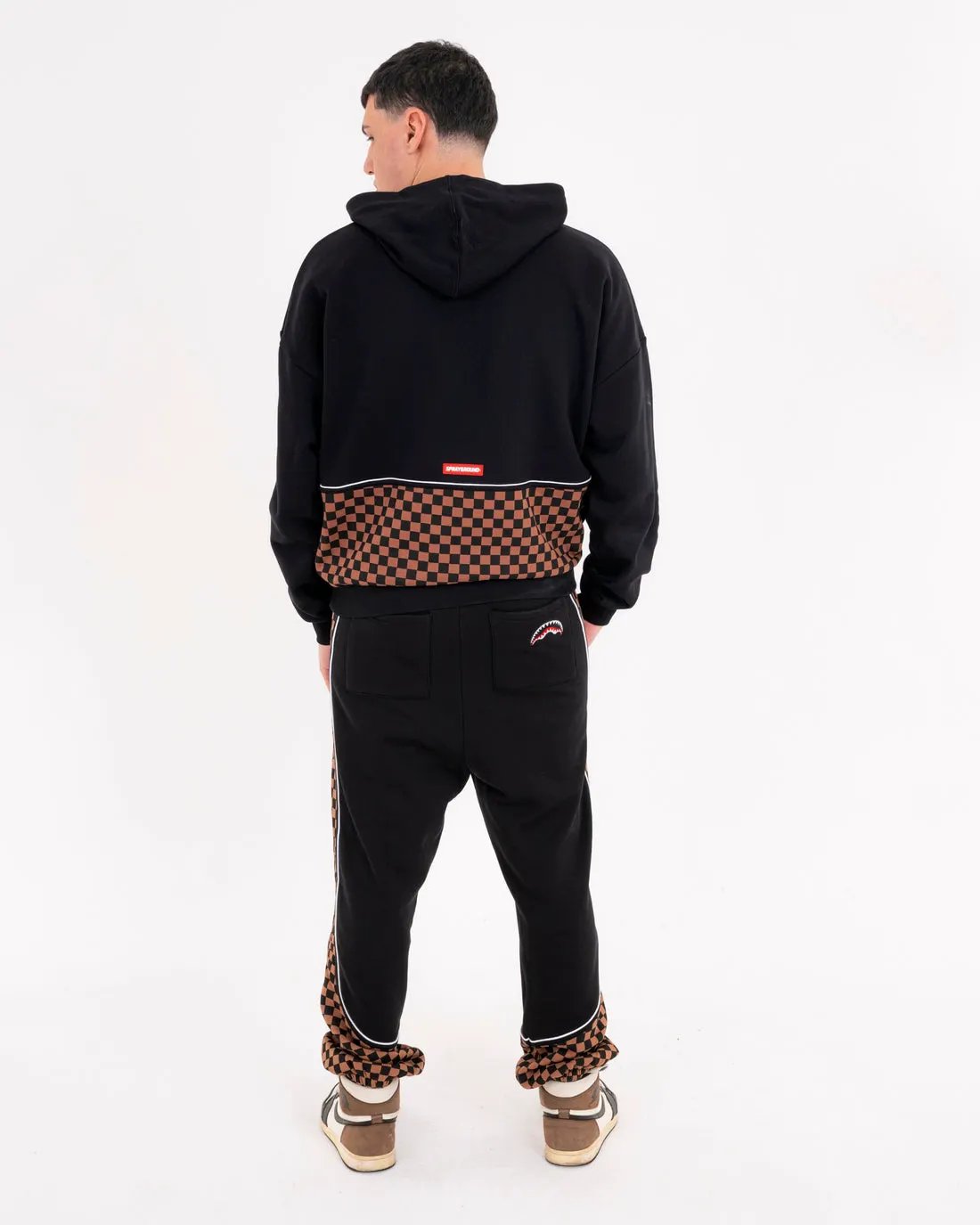 SPRAYGROUND Pantaloni Felpa Checkered Contrast Over SP934G - Dettaglio Inserto Checkered