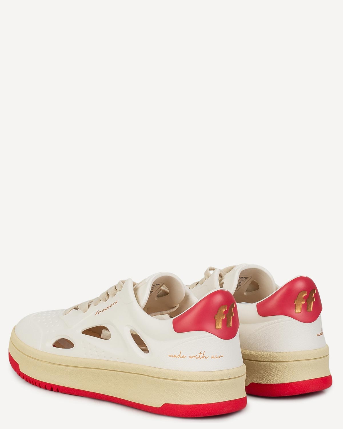 Baskets FOAMERS F2 004 OFF WHITE ROUGES en caoutchouc EVA