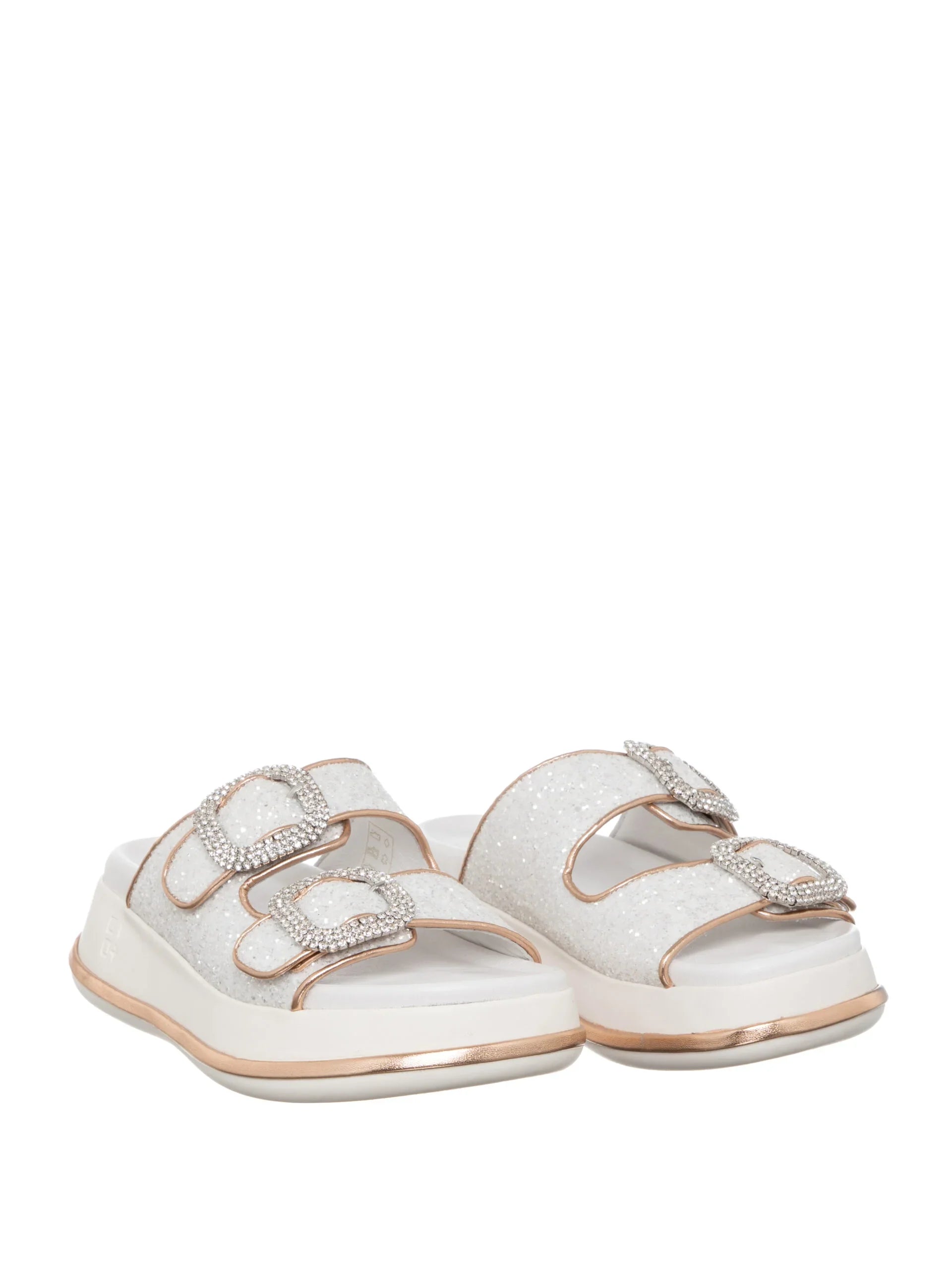 Sandali donna glitterati bianco e rosa con doppia fibbia gioiello, fondo platform