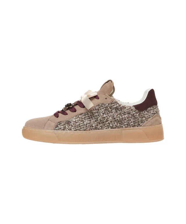 Sneaker uomo beige e tortora in tessuto bouclé e suede con suola beige, vista laterale