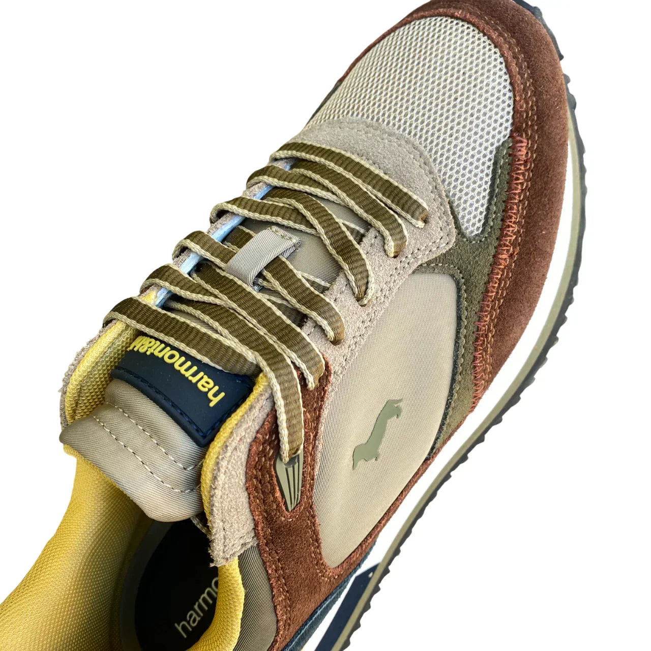 Scarpa uomo sportiva beige e marrone in camoscio e tessuto con logo laterale