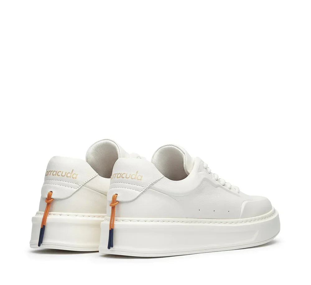 Sneakers uomo bianche in pelle con logo Barracuda, suola alta e dettagli arancioni