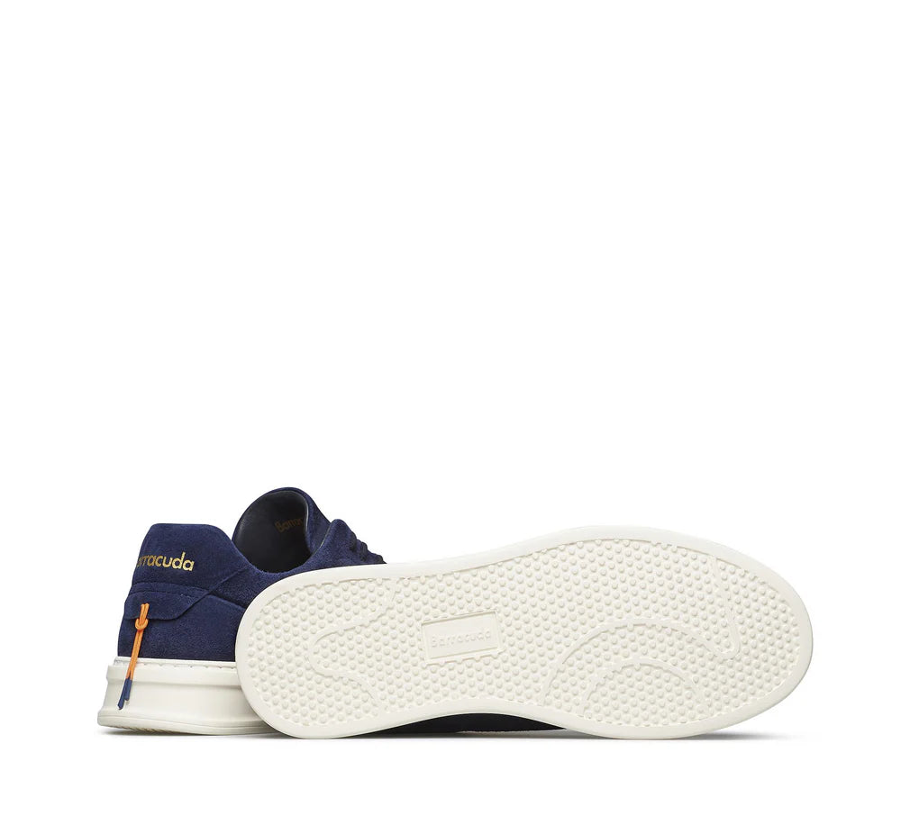 Sneaker uomo blu scamosciata con suola bianca, dettaglio logo e lacci colorati