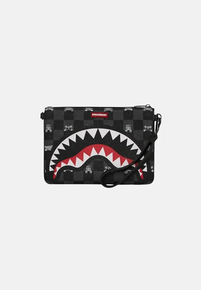 Pochette uomo nera con fantasia a scacchi, motivo shark e cinturino da polso