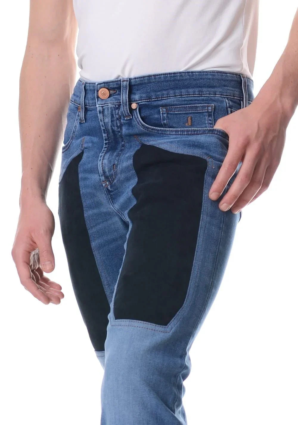 Jeans uomo denim blu con inserti in alcantara nera, stile casual moderno