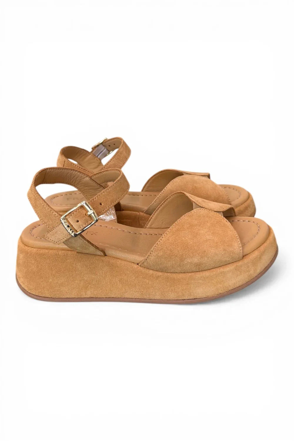 Sandali donna in camoscio beige con plateau e cinturino, calzature estive eleganti