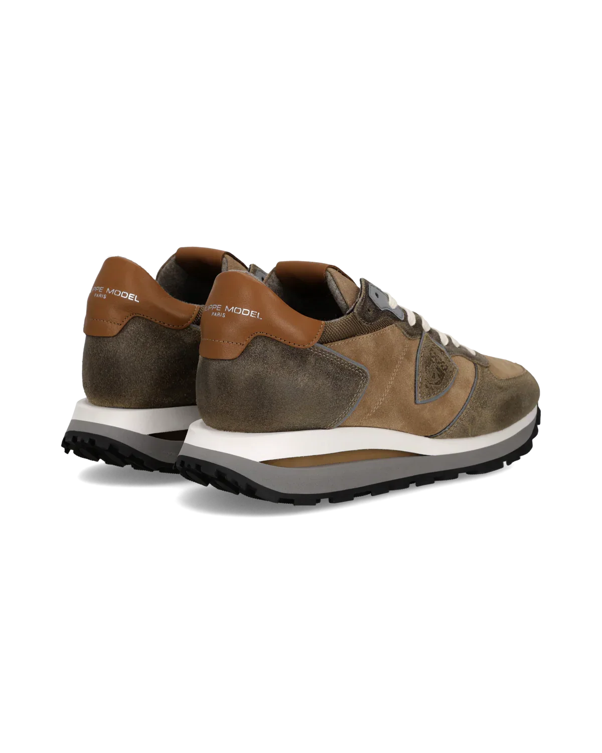 Sneakers uomo beige e marroni in pelle scamosciata con suola bianca, stile casual