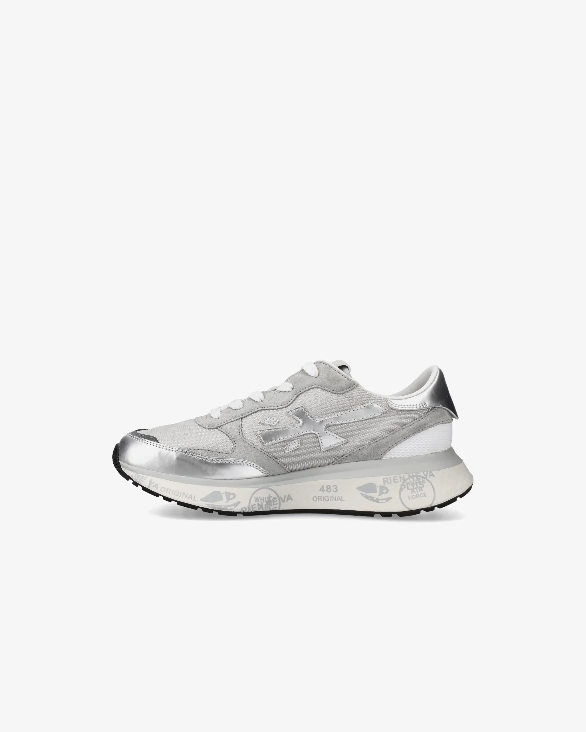 Sneaker donna argento e grigio, suola bianca decorata, stile casual moderno.