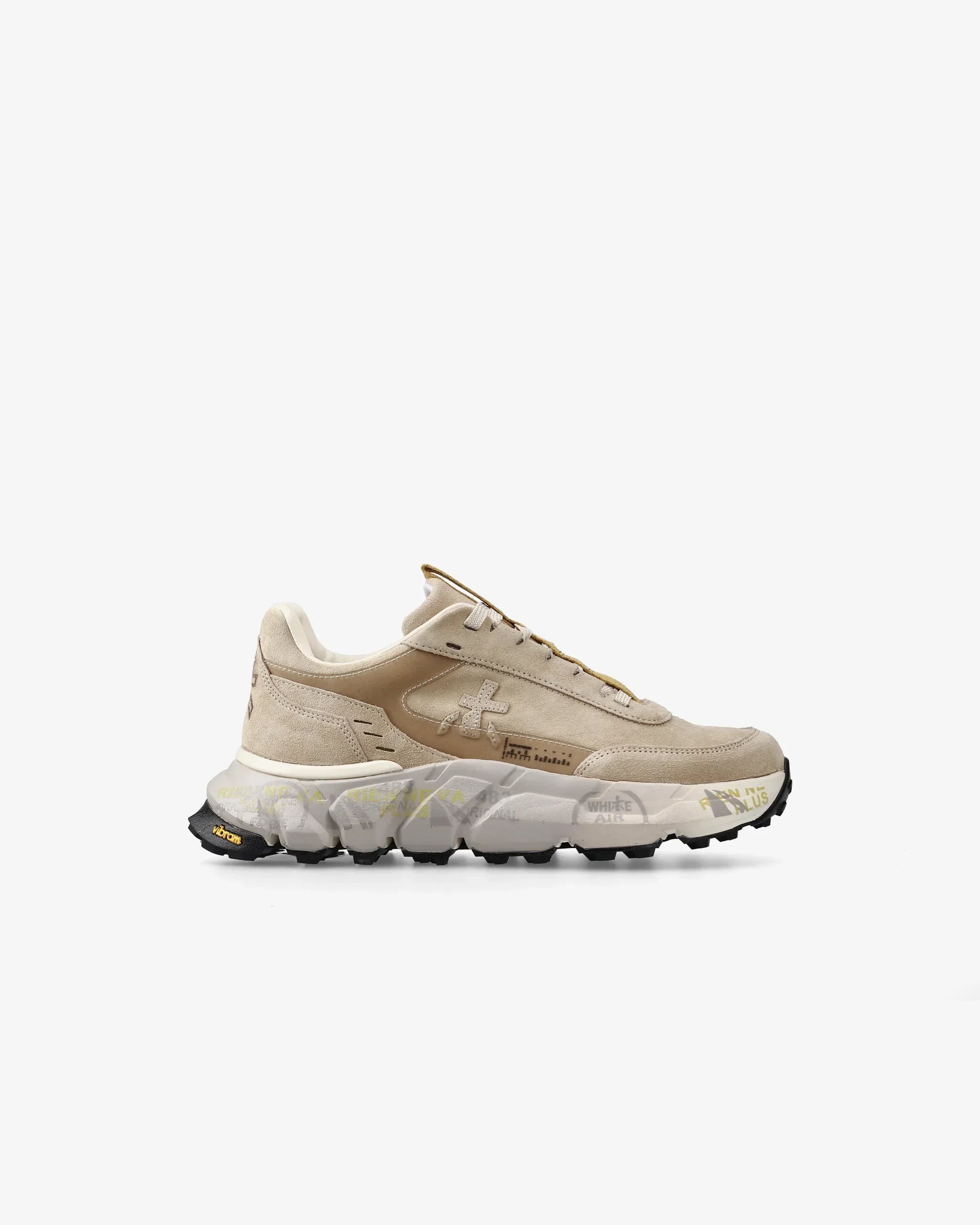 Sneaker uomo beige in suede con suola spessa e dettagli moderni, stile casual