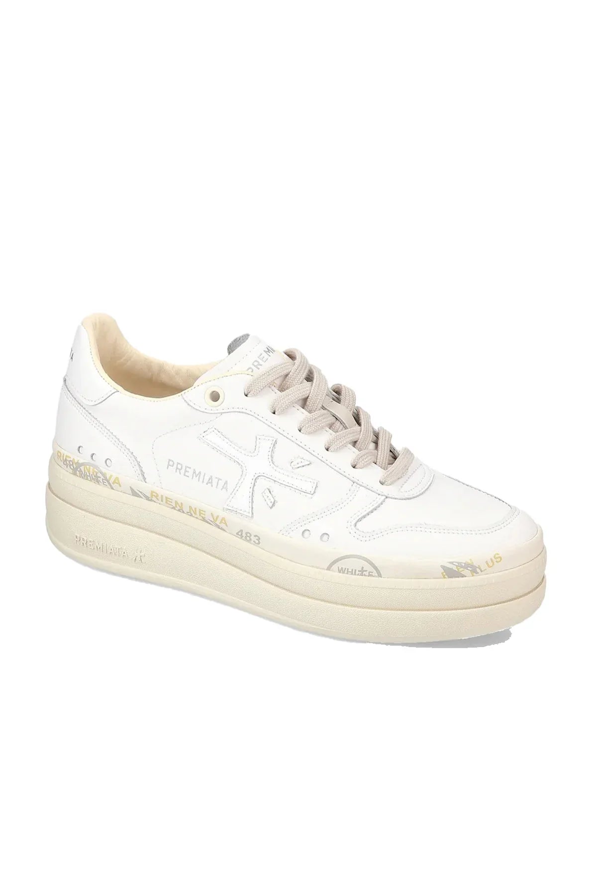 Sneaker bianca da donna in pelle con suola beige e dettagli logo, stile casual
