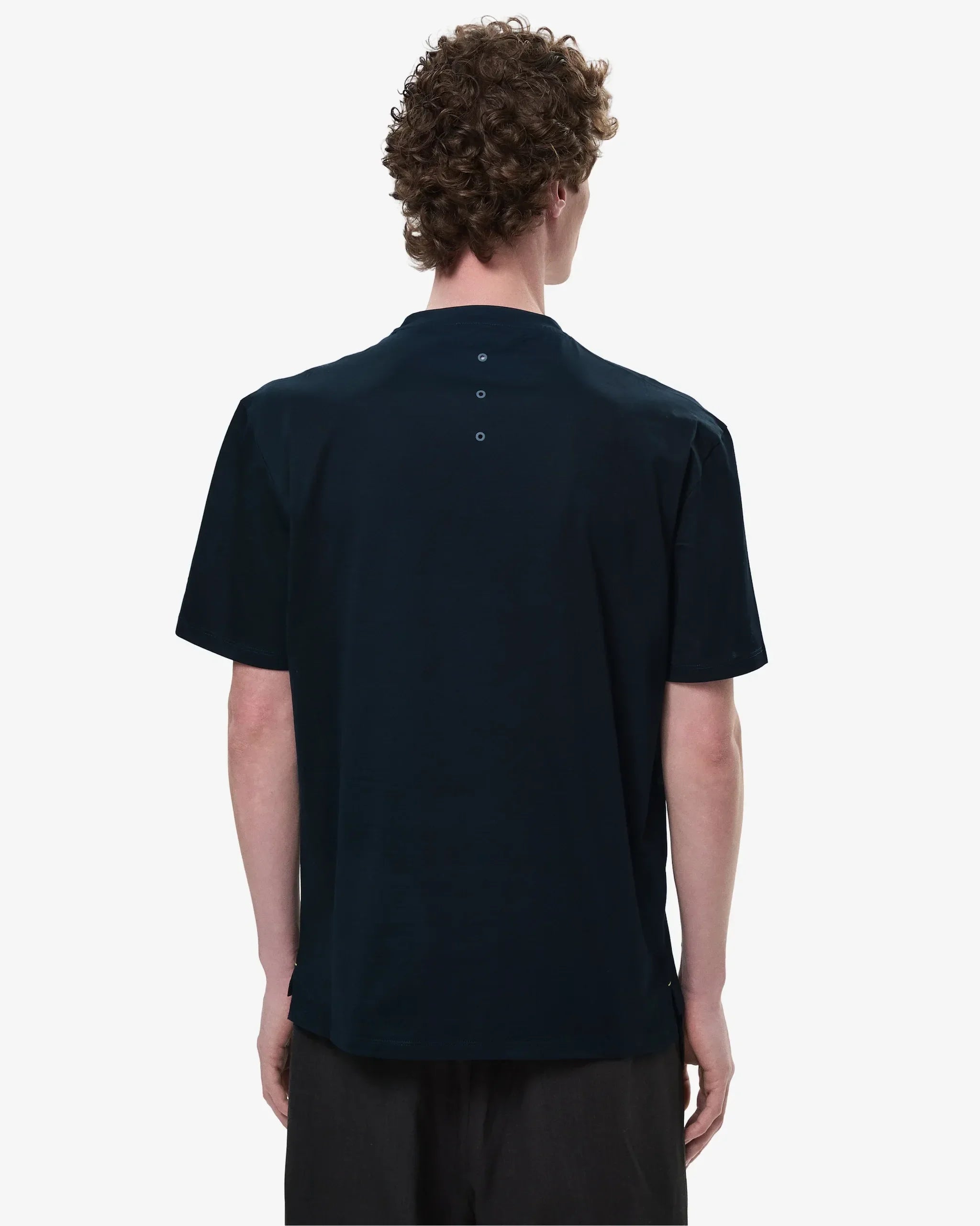 T-shirt blu scuro da uomo a maniche corte vista retro, vestibilità ampia, tessuto jersey.