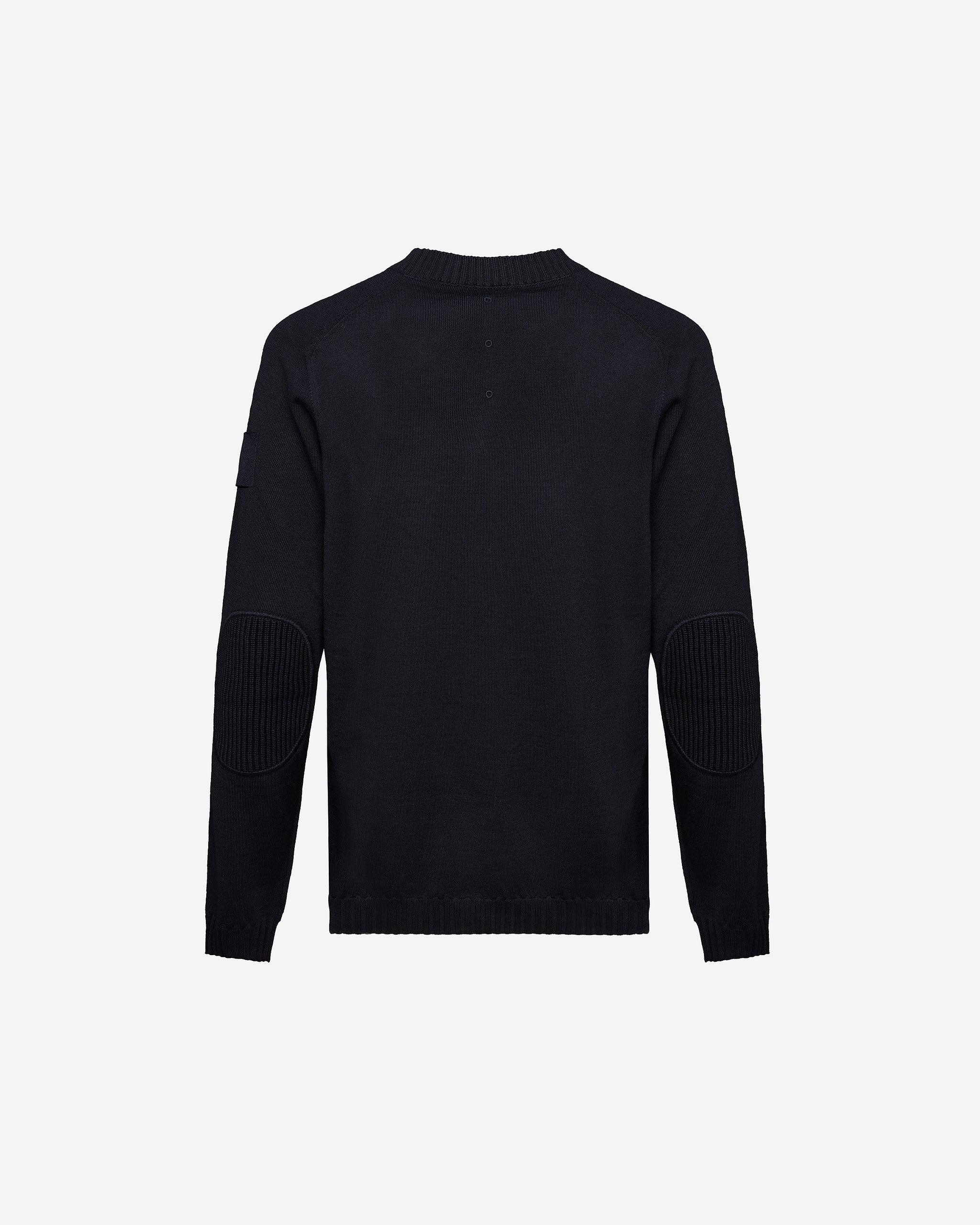 Maglia uomo blu scuro in lana merinos, toppe ai gomiti, stile casual elegante.