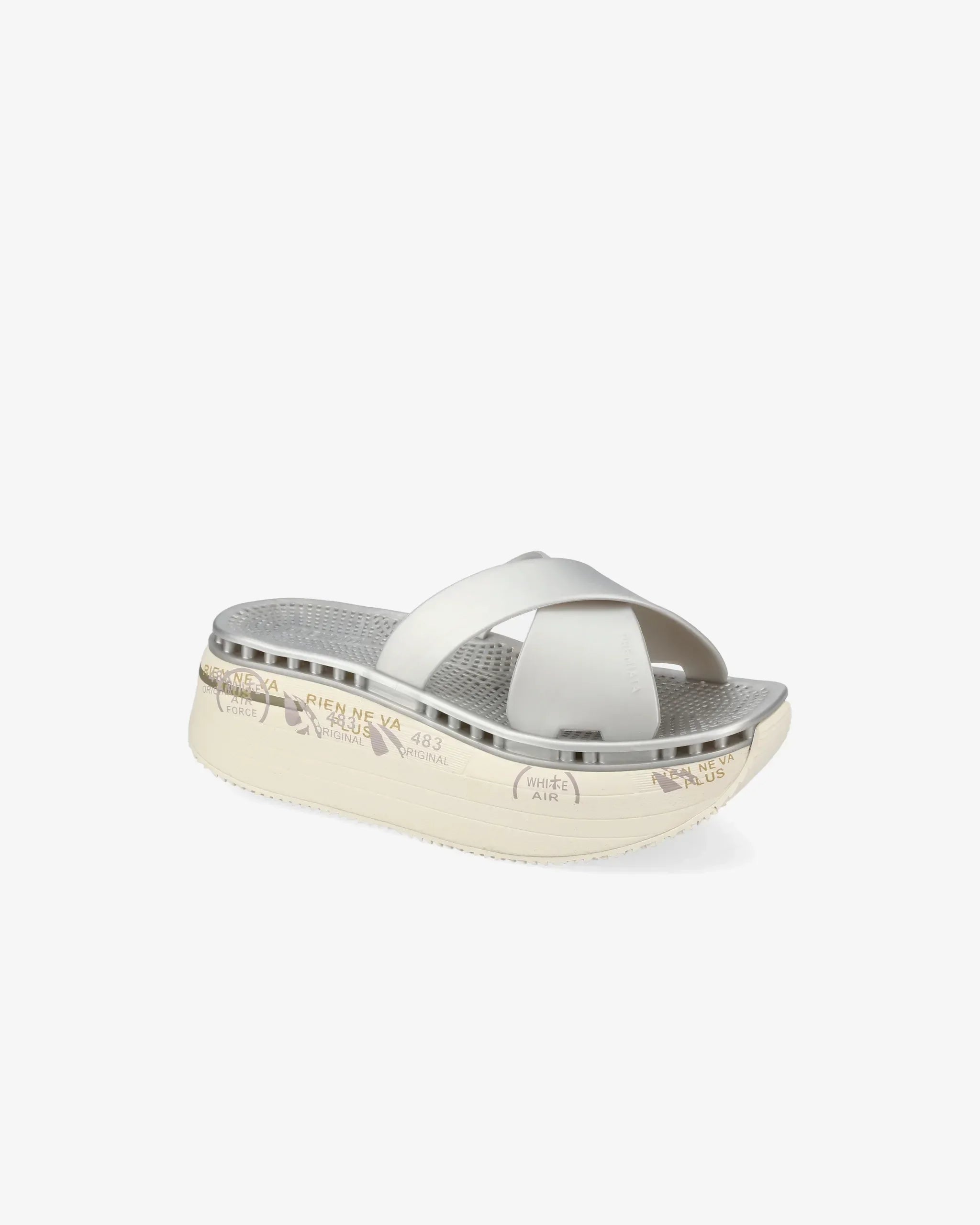 Sandalo donna platform grigio chiaro con fasce incrociate e suola alta decorata