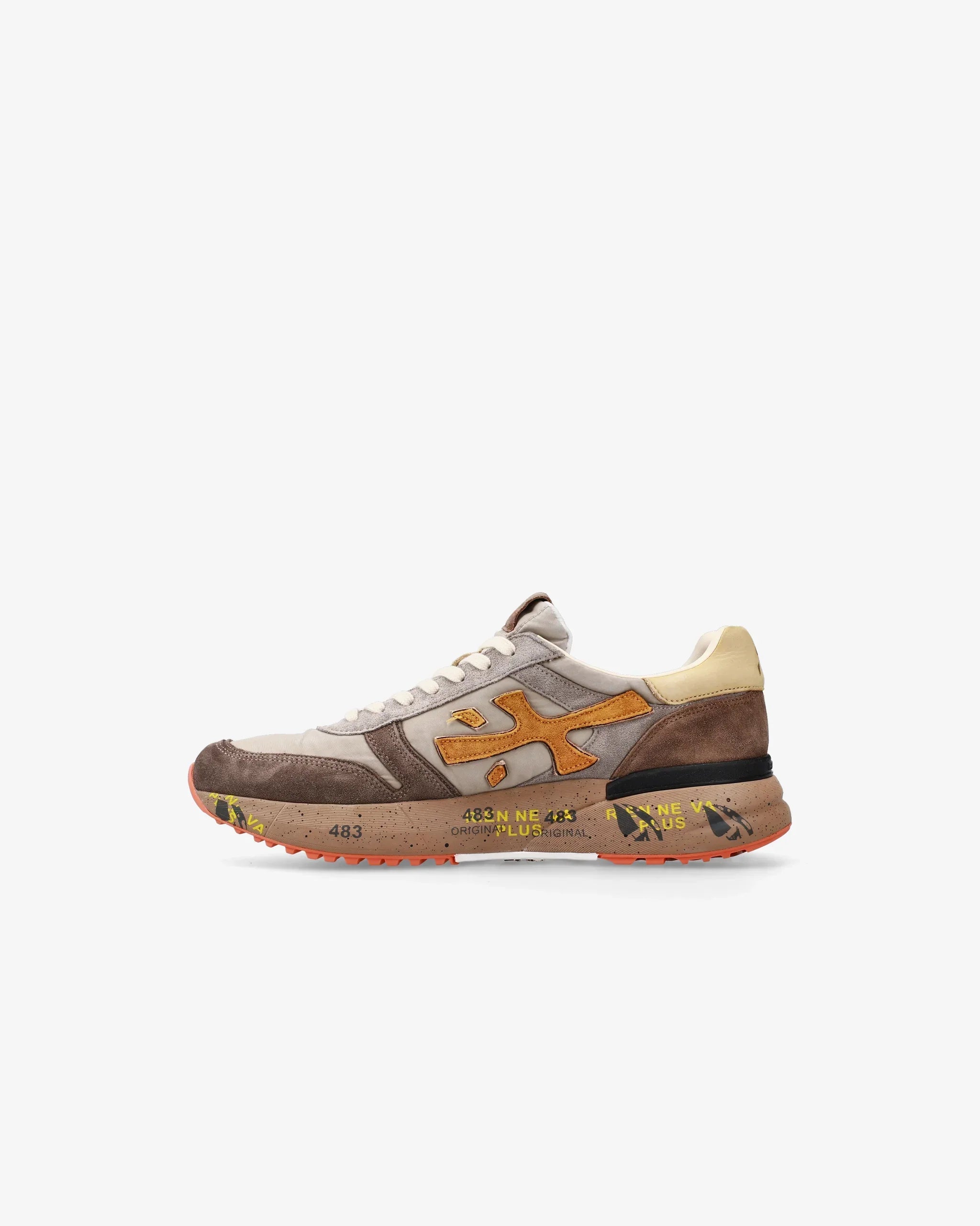 Sneaker uomo multicolore in pelle e suede con suola stampata e logo laterale arancione