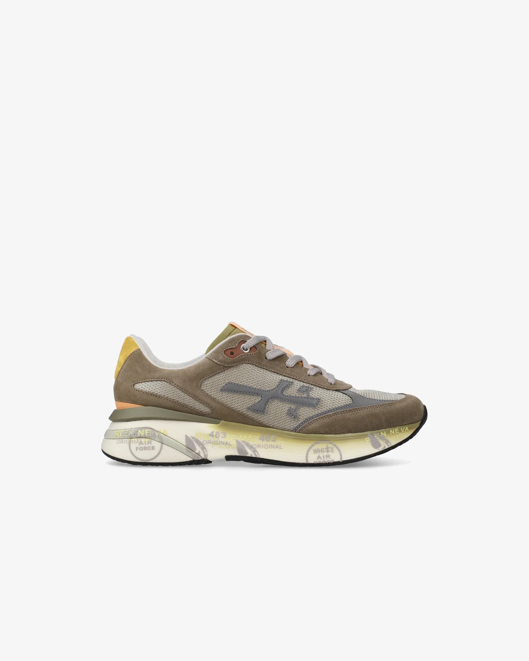 Sneaker tortora da uomo in suede e mesh, suola chunky con dettagli stampati, stile casual.