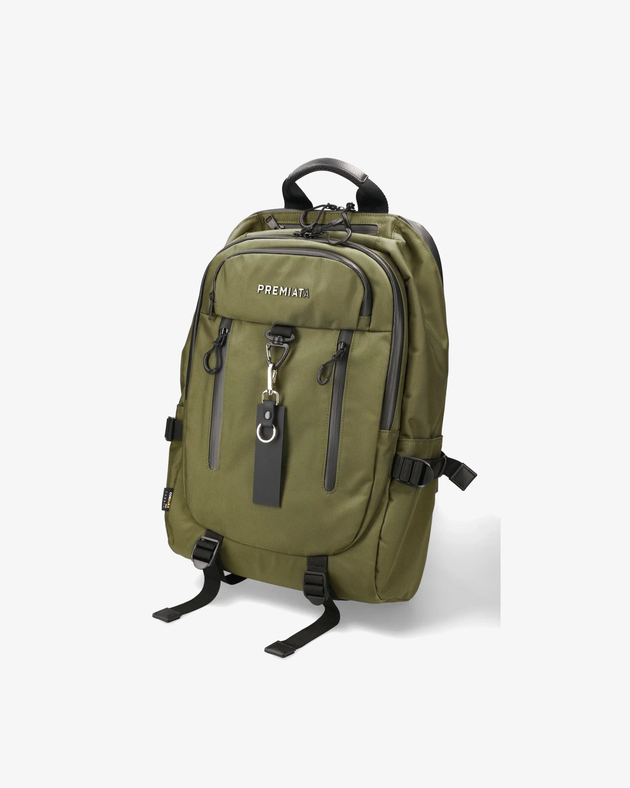 Zaino verde militare con tasche multiple, logo visibile e dettagli neri, stile moderno
