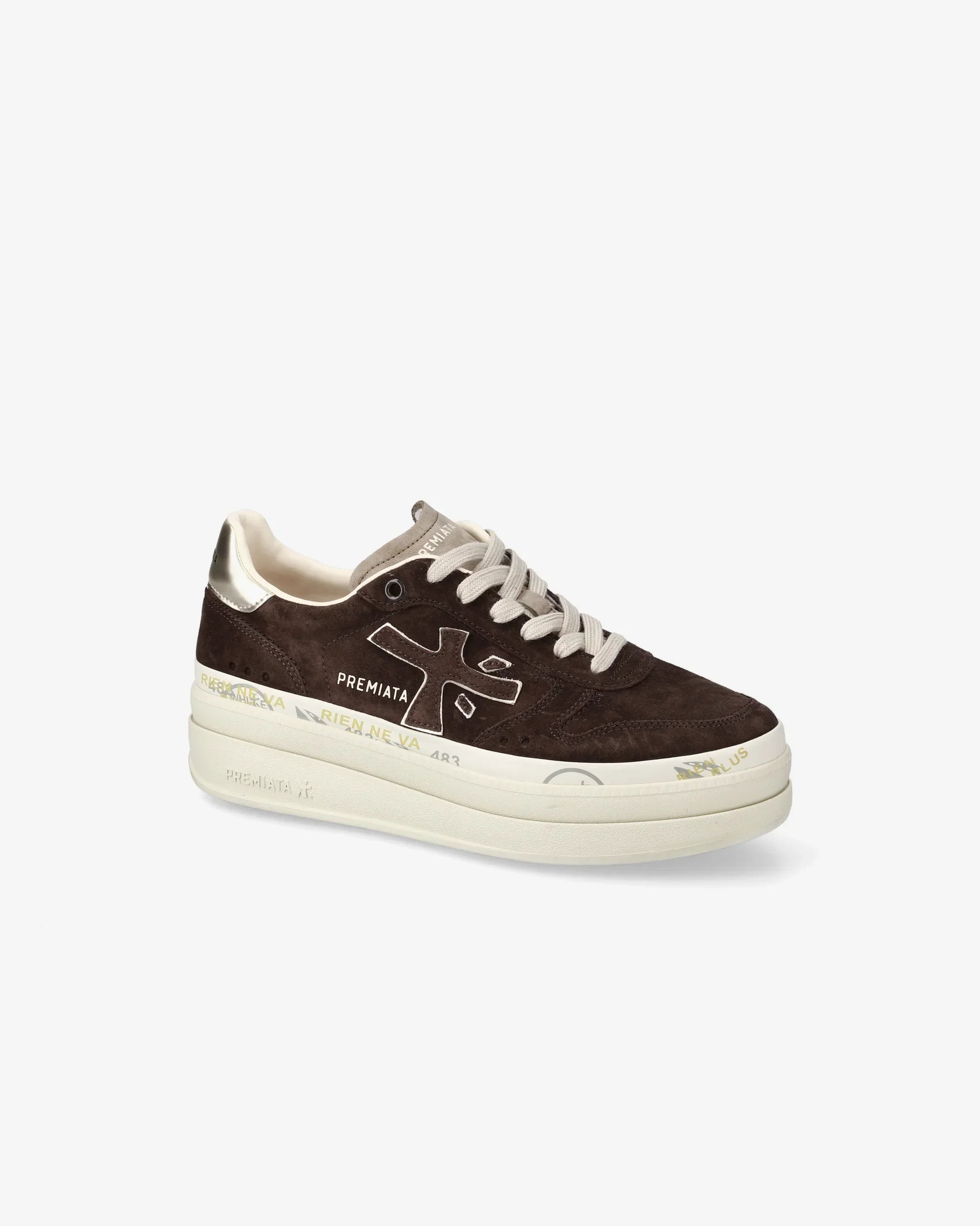 Sneaker donna in suede marrone con dettagli beige, logo laterale e suola platform chiara