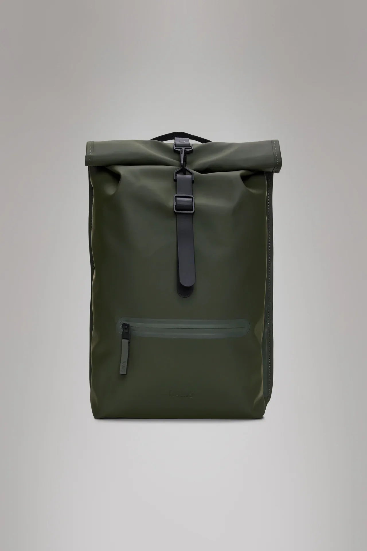 Zaino verde militare rolltop impermeabile con tasca frontale e chiusura a fibbia