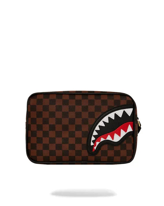 Pochette uomo marrone a scacchi con dettaglio grafico di denti a squalo, accessorio moda