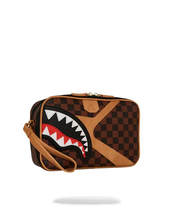 Pochette uomo a quadretti marroni con dettagli beige e motivo grafico a bocca di squalo