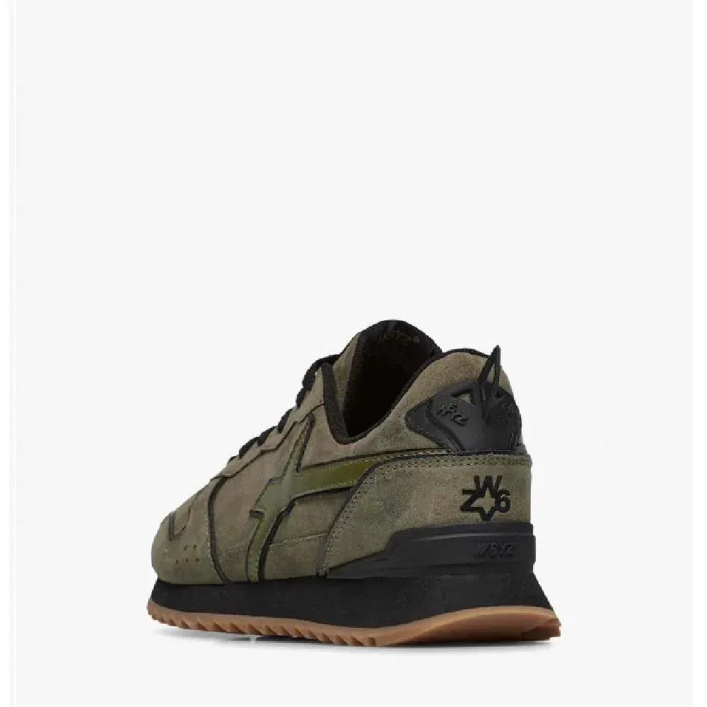 Sneaker uomo verde militare con dettagli neri, suola nera e fondo marrone, design sportivo