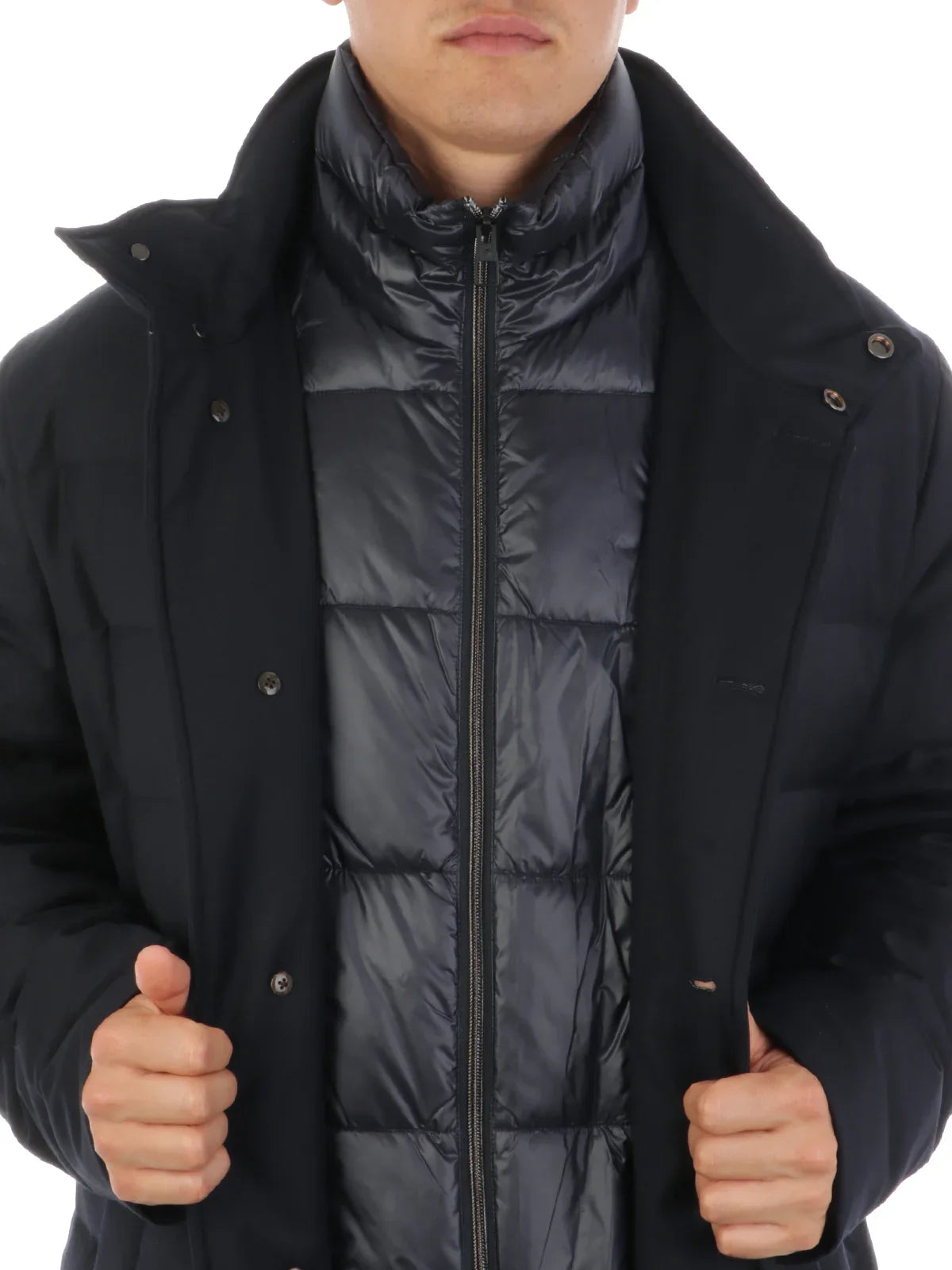 Giacca uomo blu imbottita con zip e collo alto, stile elegante invernale