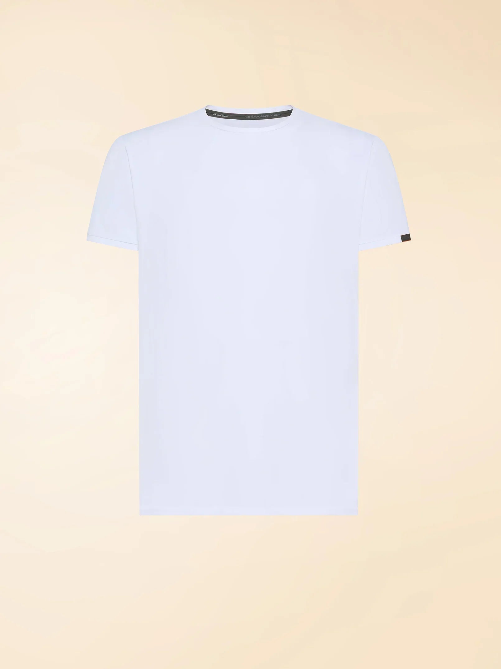 T-shirt bianca uomo girocollo basic, manica corta, fondo neutro, abbigliamento casual elegante