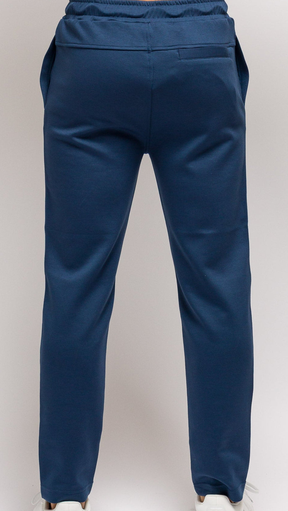 Pantaloni sportivi K-WAY Micka Light Space in tessuto leggero, colore chiaro, con dettagli e logo visibili.