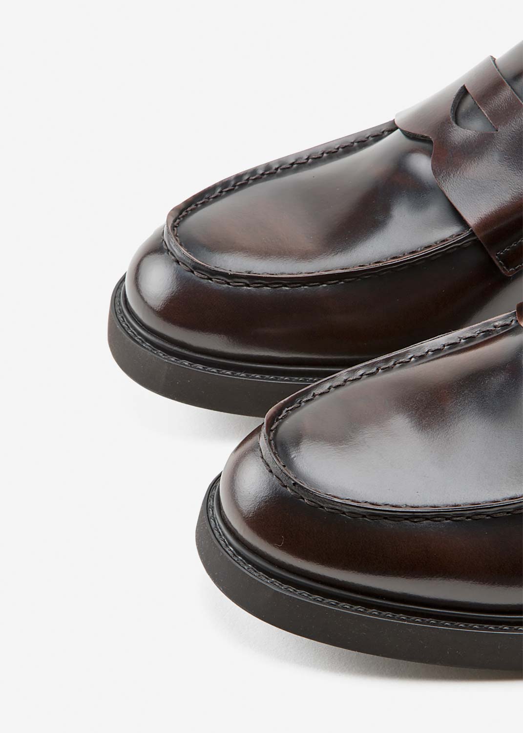 BARLEYCORN Sleek Moccasin Brown Leather