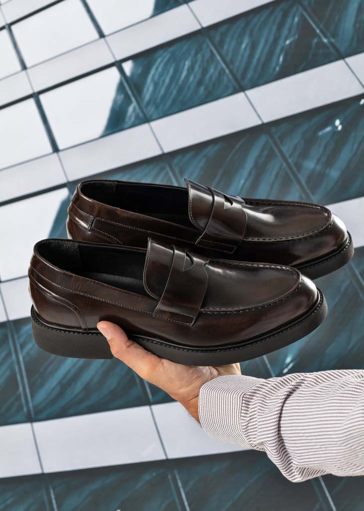 BARLEYCORN Sleek Moccasin Brown Leather