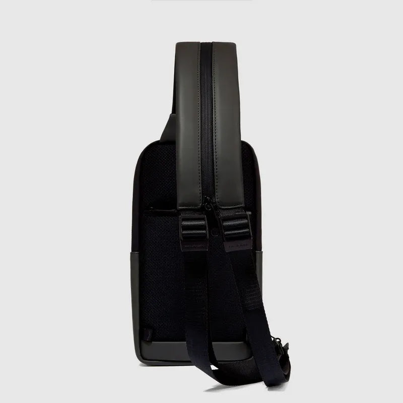 PIQUADRO Zaino monospalla resistente all'acqua