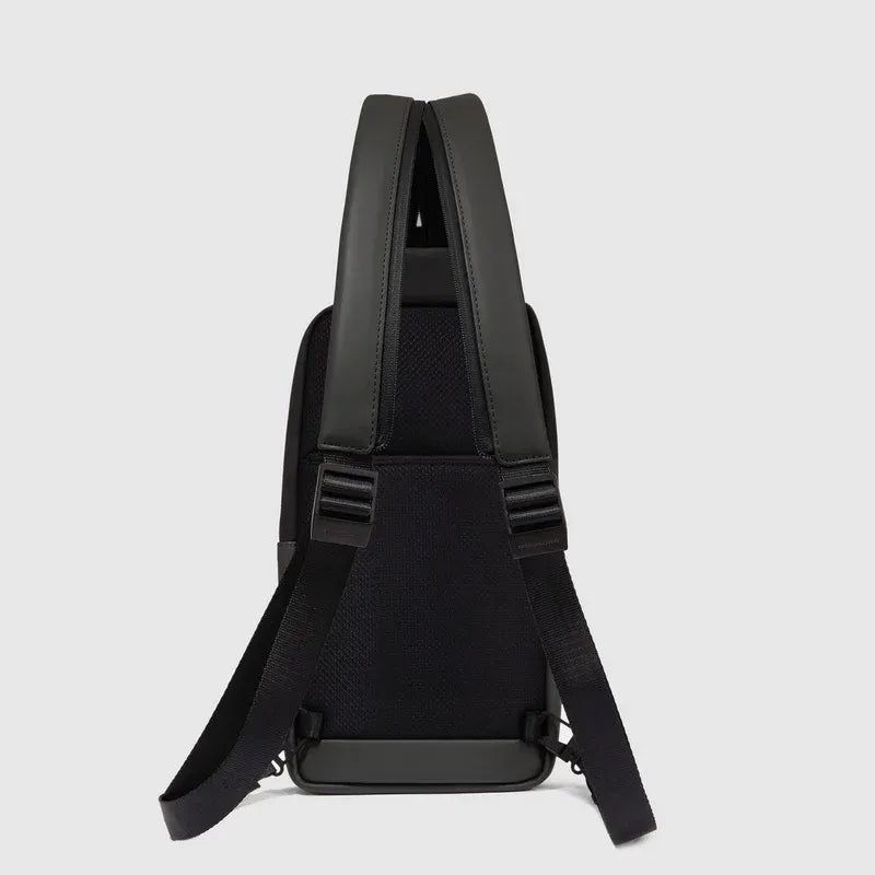 PIQUADRO Zaino monospalla resistente all'acqua