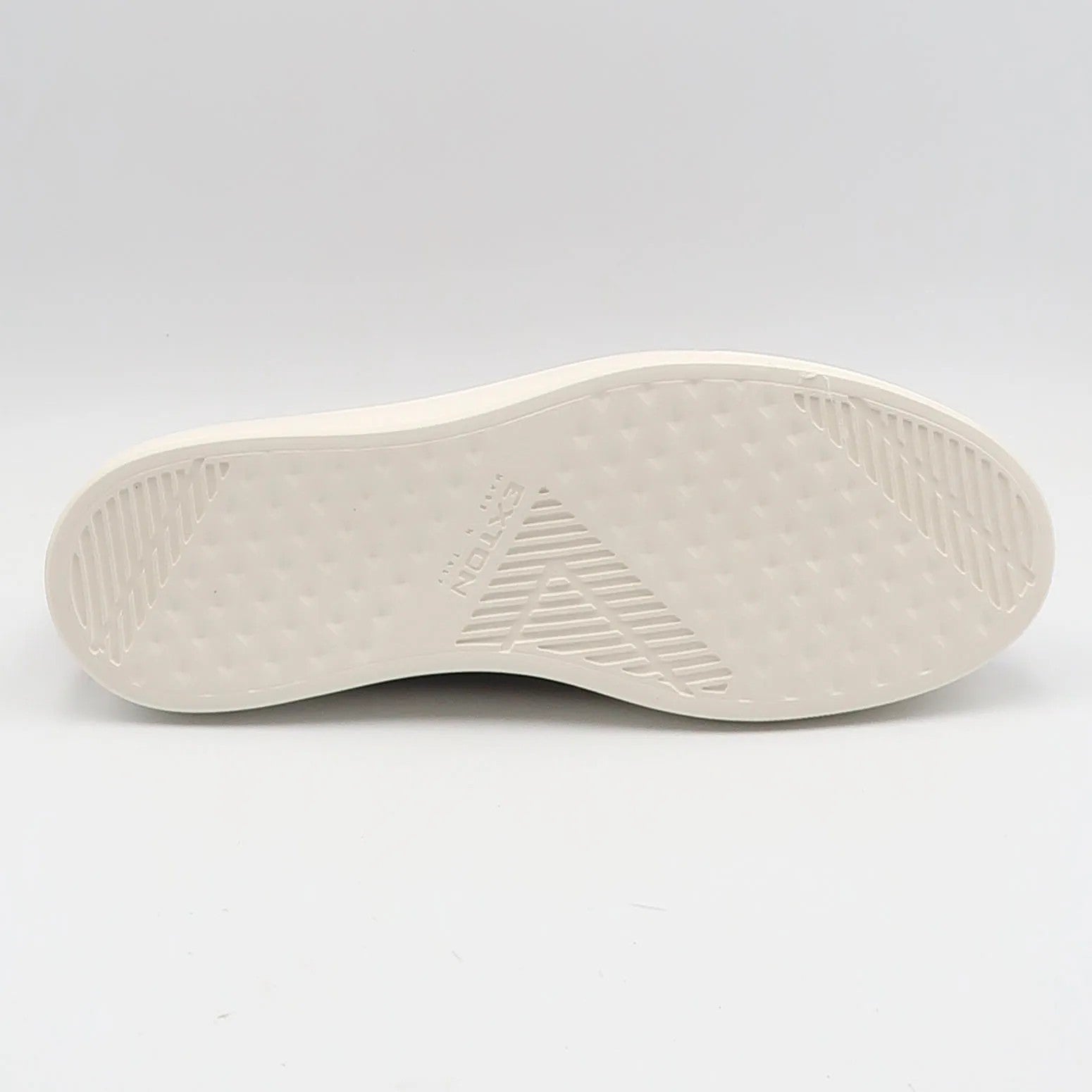 Baskets marines EXTON 836, modèle Calf Crust.