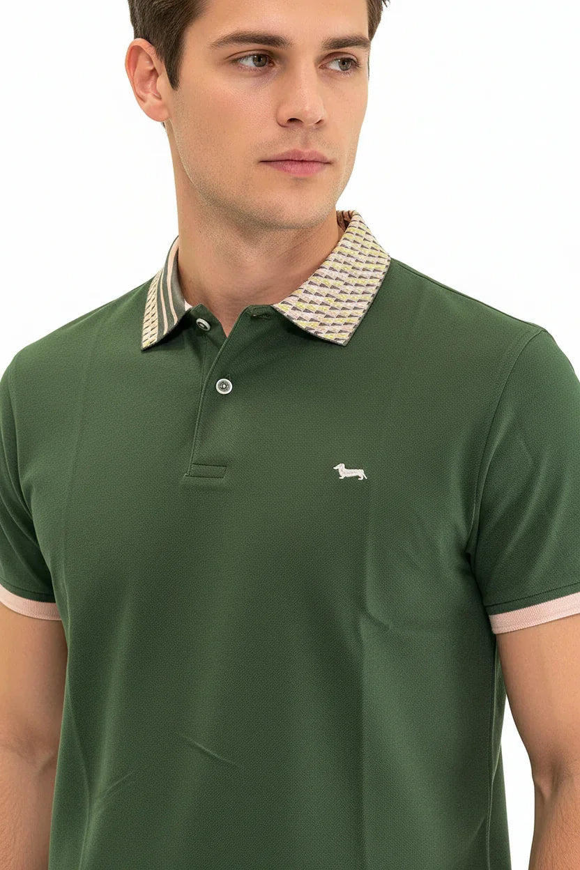 Polo uomo verde con colletto fantasia e logo ricamato, abbigliamento elegante casual