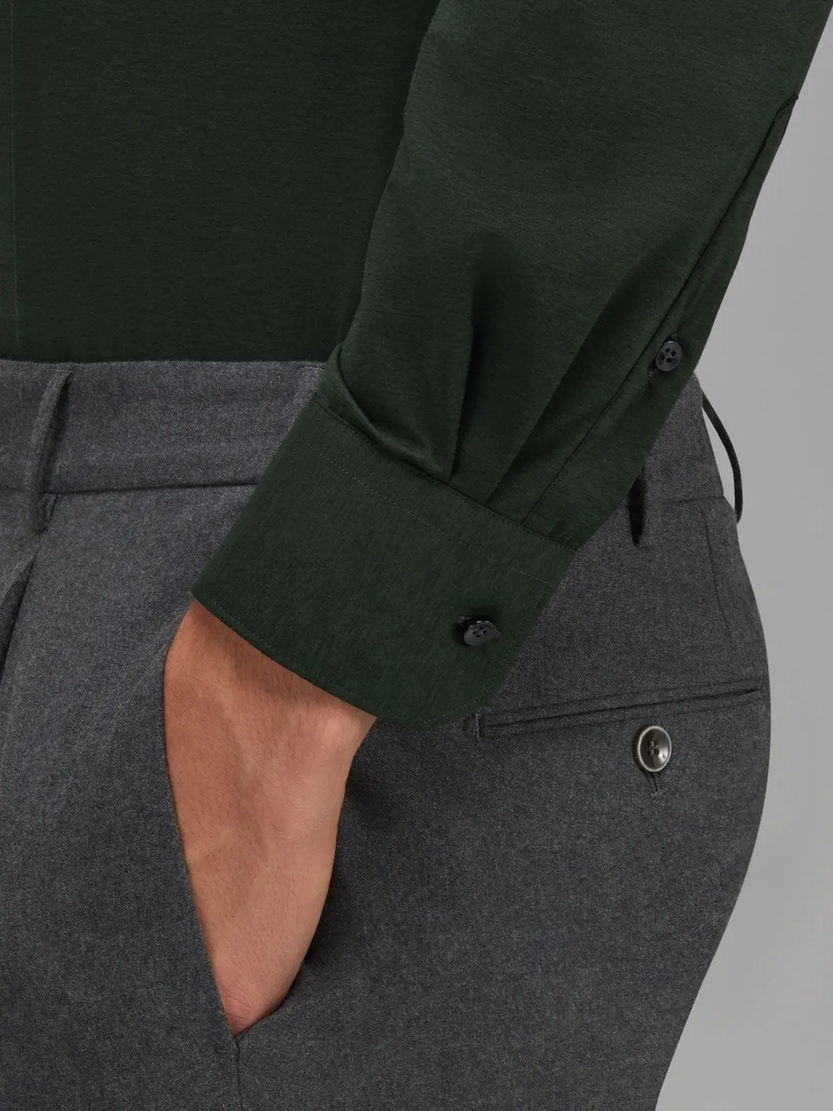 Camicia uomo Xacus Active verde scuro - dettaglio polsino