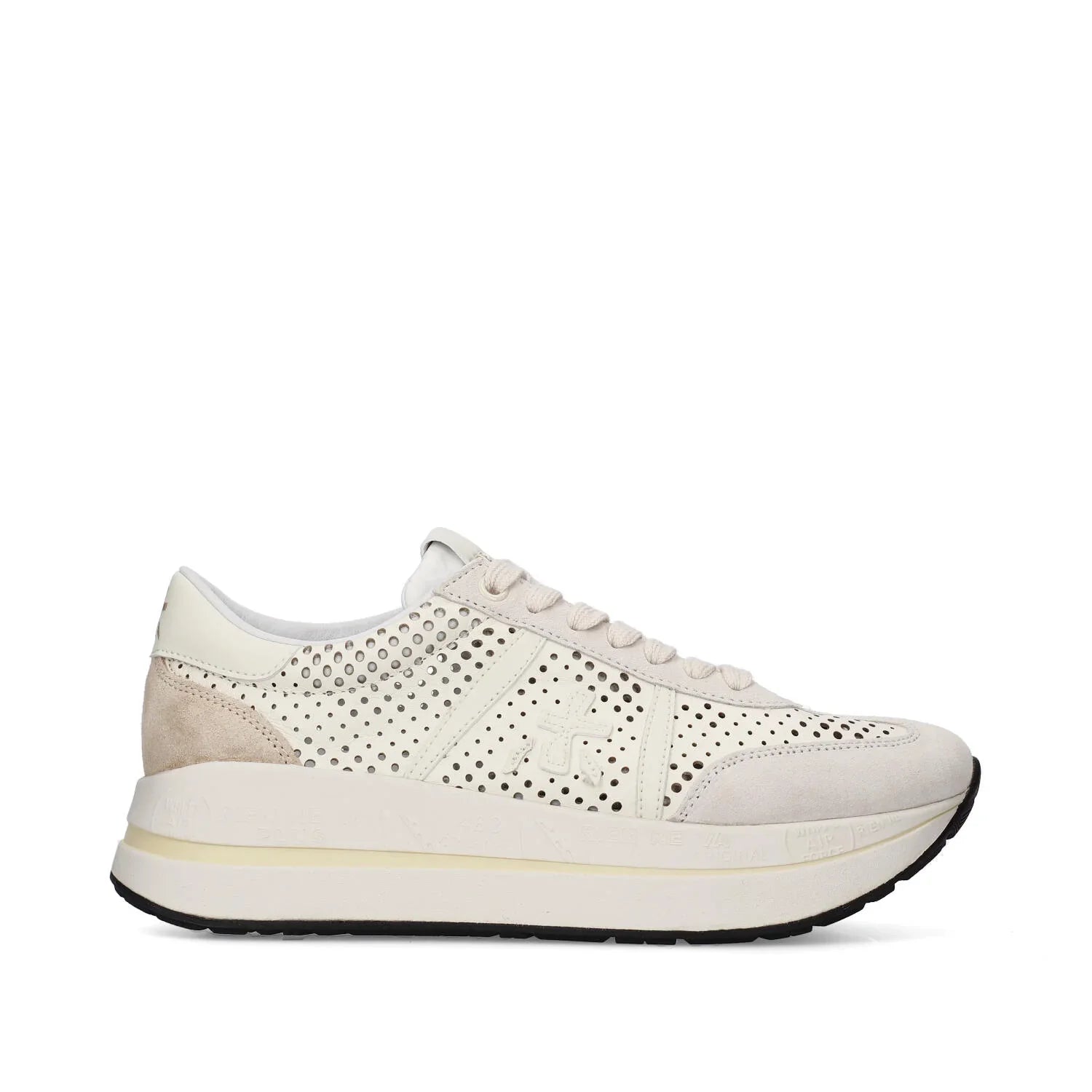 Sneaker donna bianca traforata in pelle e suede, suola alta e fondo nero, stile casual.