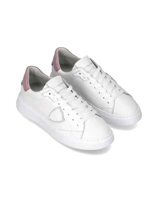 Sneakers donna bianche in pelle con dettaglio rosa sul tallone, moda Made in Italy