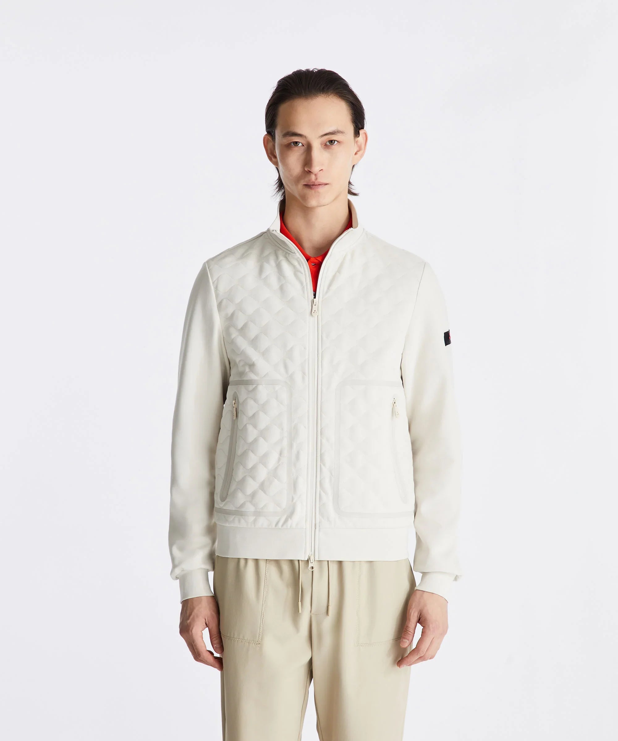 Giacca uomo bianca trapuntata con zip e tasche, stile moderno, abbigliamento elegante