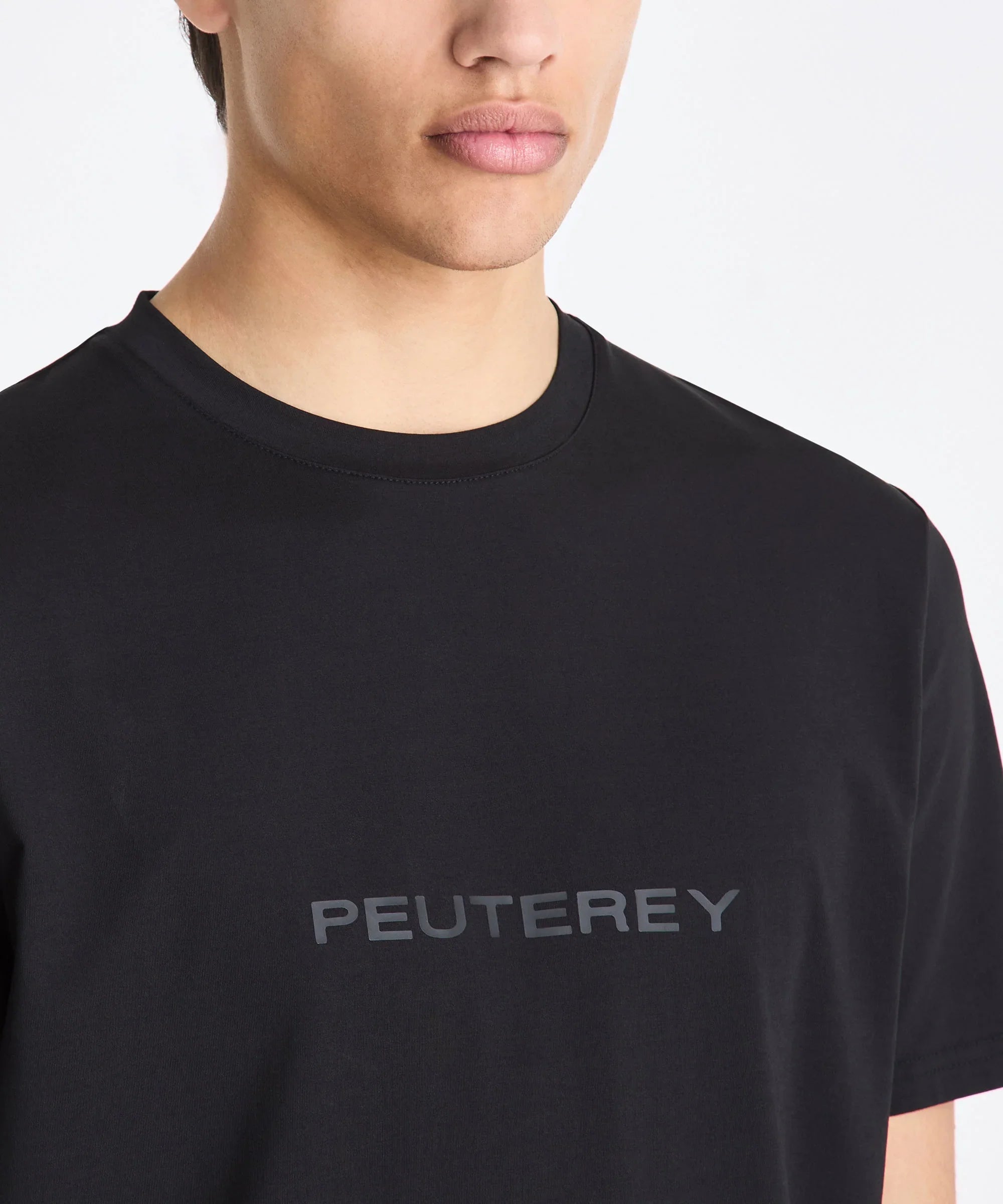 Maglietta nera uomo Peuterey con logo stampato sul petto, moda casual elegante