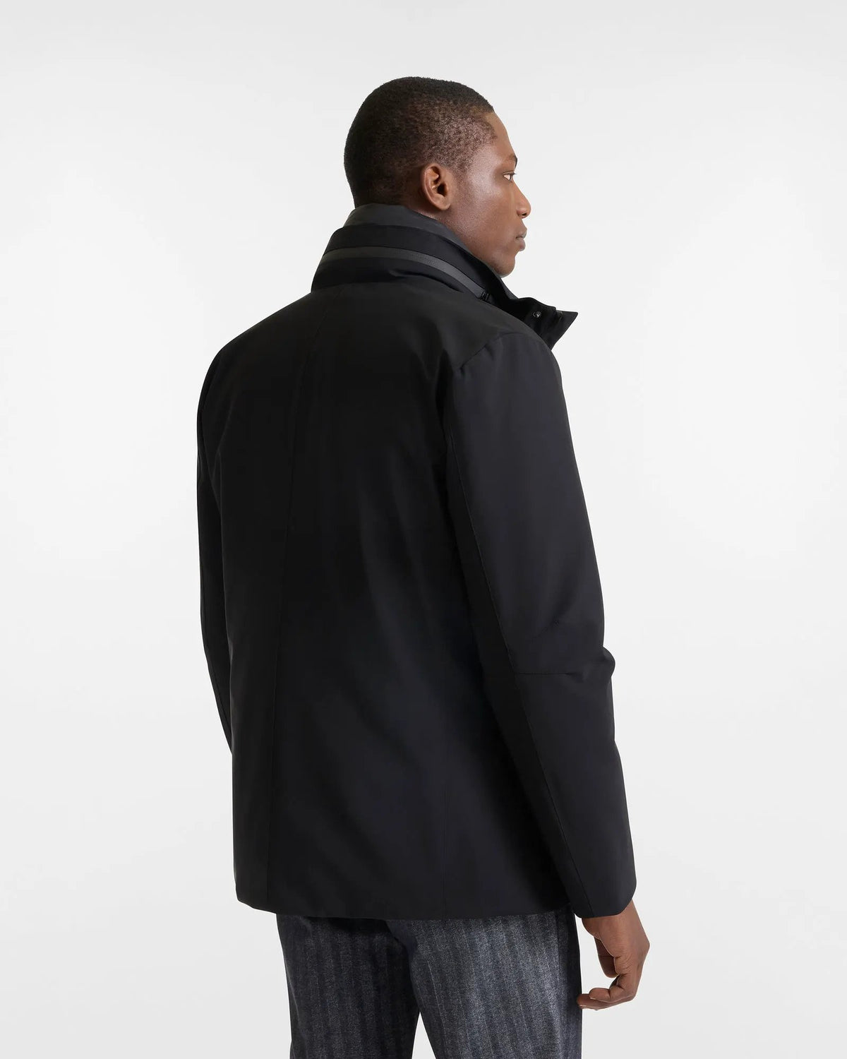 Harmont & Blaine Field Jacket Uomo in Nylon Stretch Nero - Dettaglio patch bassotto sulla manica