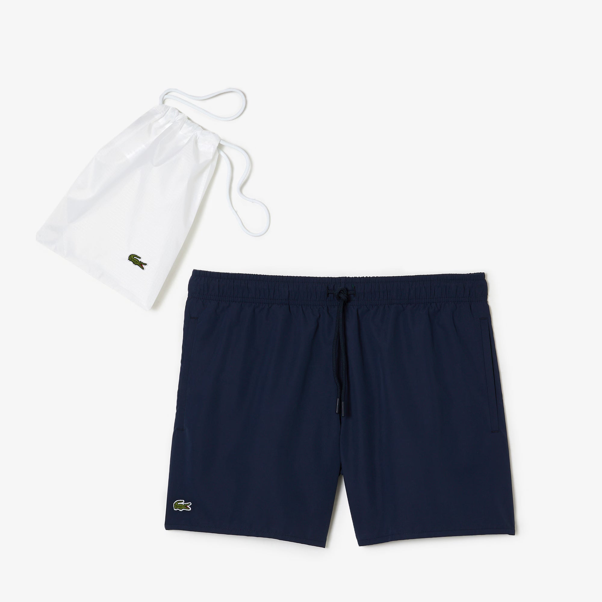 Costume da bagno LACOSTE MH6270 802 in tessuto quick-dry con stampa a righe blu e bianca, stile sportivo e confortevole.