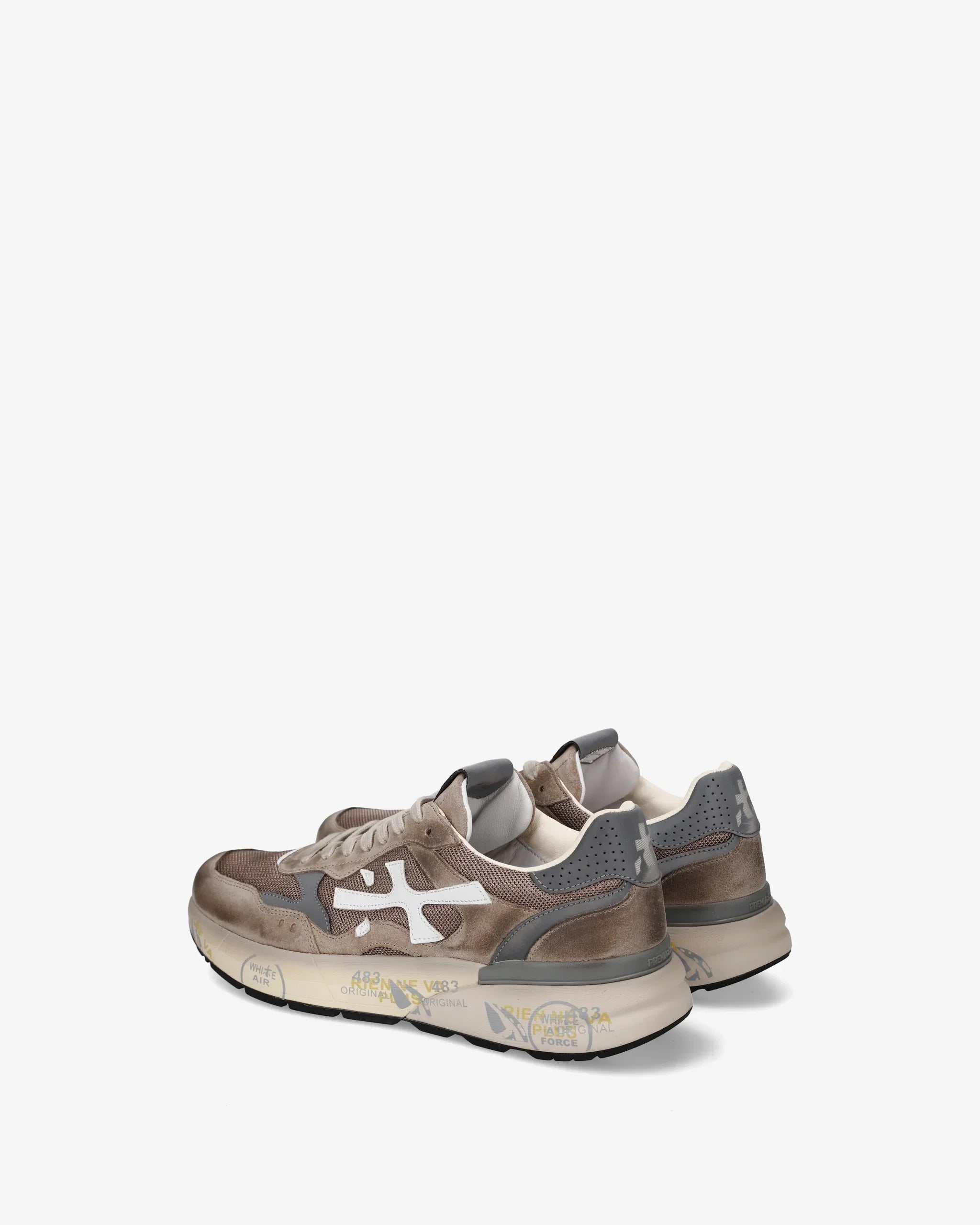 Sneakers uomo beige e grigio in pelle e suede, suola chunky stampata, logo laterale bianco