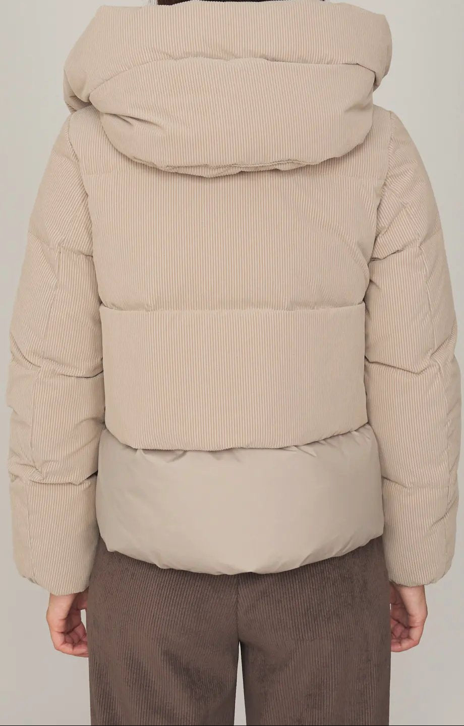 Piumino donna Bomboogie JW9782 Oyster Shell - dettaglio collo e cappuccio