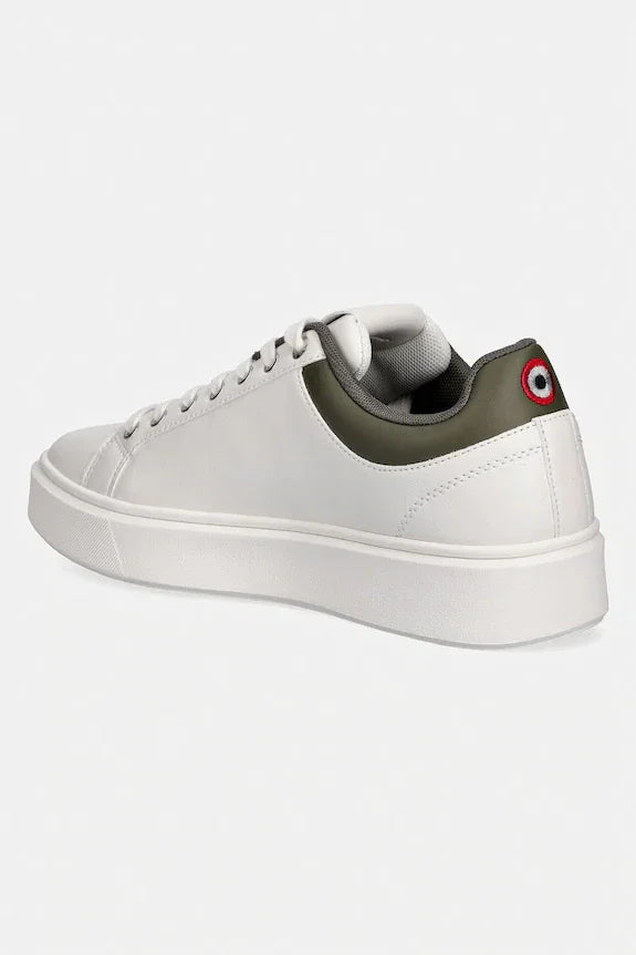 Sneaker bianca da uomo con dettaglio verde militare e logo tondo colorato sul tallone